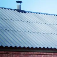 Как правилно и бързо да покриете покрив с шисти?