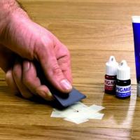How to eliminate creaking laminate flooring without disassembling the coating