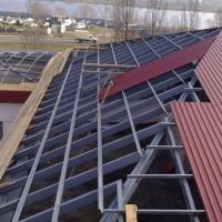 Montaža kovinske strehe