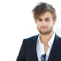 Douglas Booth - biography and personal life