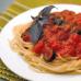 Okusni špageti s preprosto omako v počasnem kuhalniku